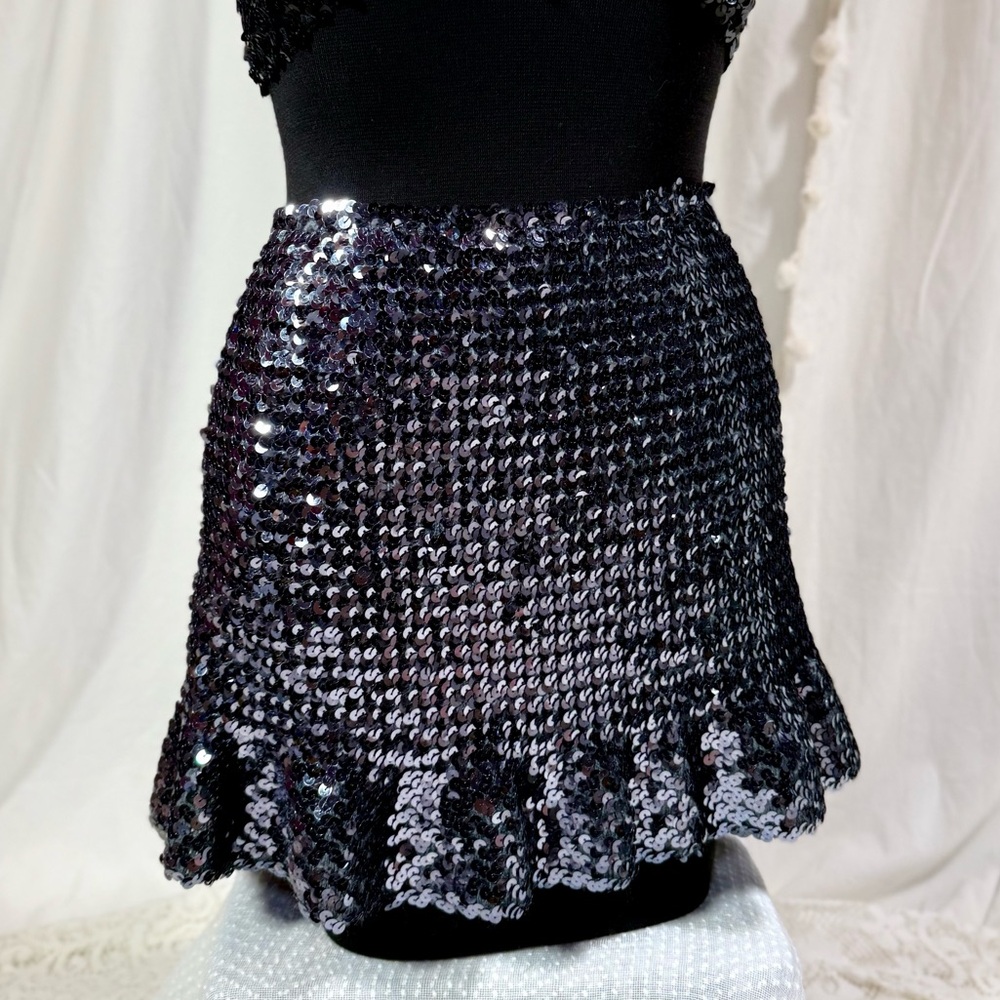 Velvet by Graham & Spencer Black Sequin Y2K‎ Mini Skirt – Size L